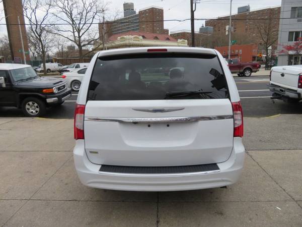 2016 Chrysler Town & Country Touring Minivan Runs & Looks Great! for sale in Brooklyn, NY – photo 8