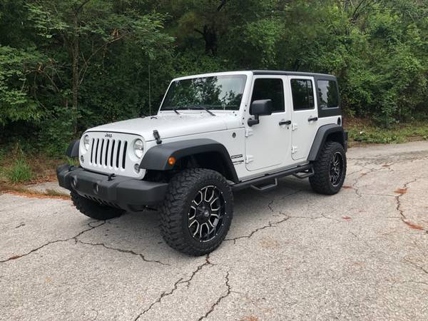 2018 Jeep Wrangler JK Unlimited Sport 4WD suv White for sale in Fayetteville, AR – photo 3