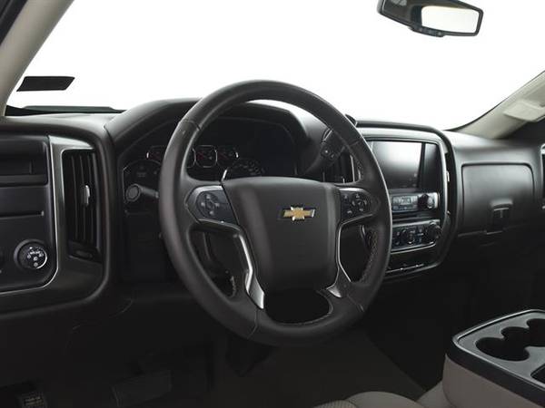2018 Chevy Chevrolet Silverado 1500 Crew Cab LT Pickup 4D 5 3/4 ft for sale in Detroit, MI – photo 2