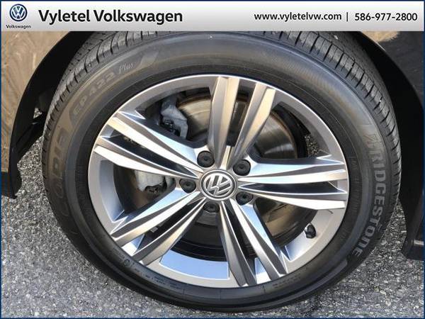 2019 Volkswagen Jetta sedan R-Line Auto w/SULEV - Volkswagen Deep for sale in Sterling Heights, MI – photo 6