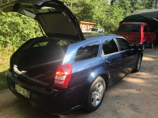 2005 Dodge Magnum for sale in Shawano, WI – photo 3