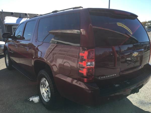 *2009 Chevy Suburban LT 4WD!!! Loaded Leather!!! New Tires!!! for sale in Billings, MT – photo 6