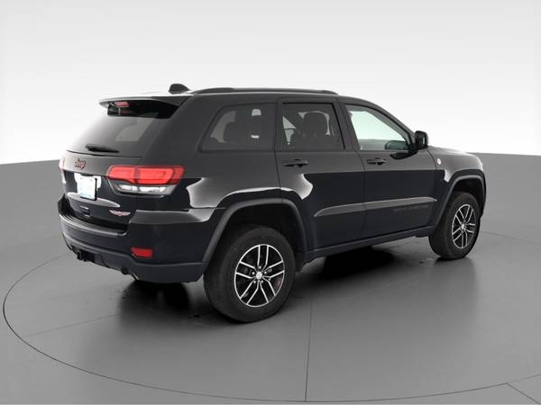2018 Jeep Grand Cherokee Trailhawk Sport Utility 4D suv Black for sale in Lexington, KY – photo 11