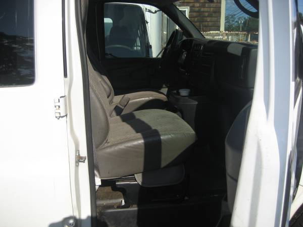 2009 gh 3500 van - cars & trucks - by dealer - vehicle automotive sale for sale in Salisbury, ME – photo 4