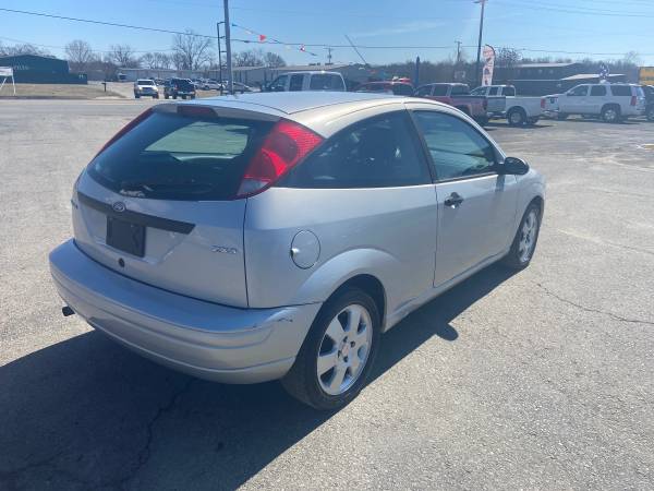 2005 Ford Focus - - by dealer - vehicle automotive sale for sale in Greenbrier, AR – photo 3