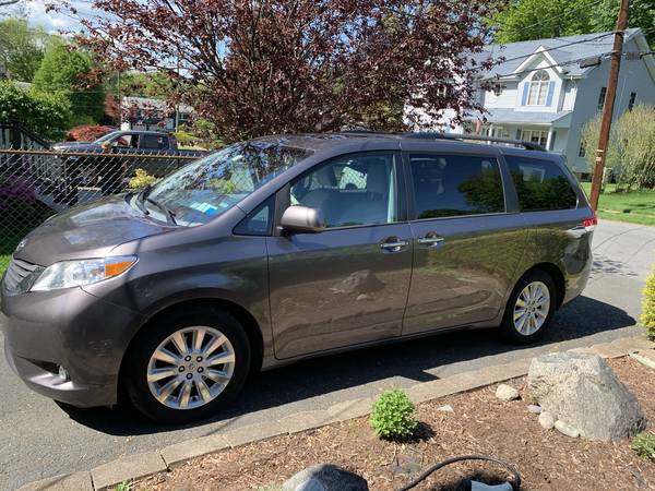 2013 AWD Toyota Sienna XLE for sale in Tappan, NY – photo 2
