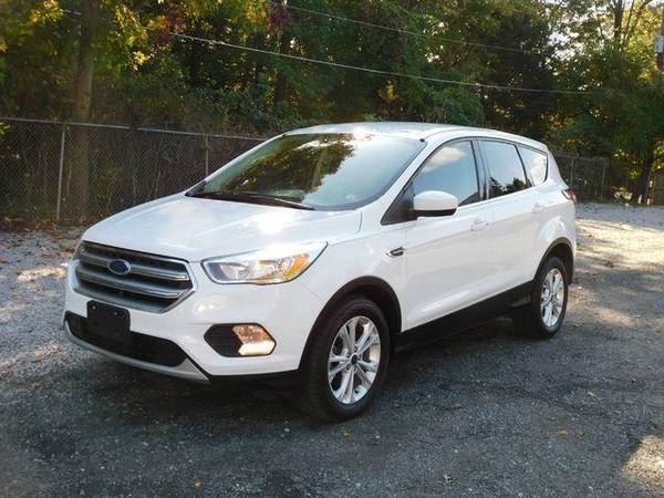 2017 Ford Escape SE Sport Utility 4D - cars & trucks - by dealer -... for sale in Alexandria, District Of Columbia – photo 3