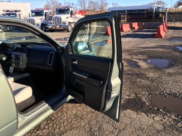 2008 MERCURY MARINER PREMIER 4WD - - by dealer for sale in Revere, MA – photo 16