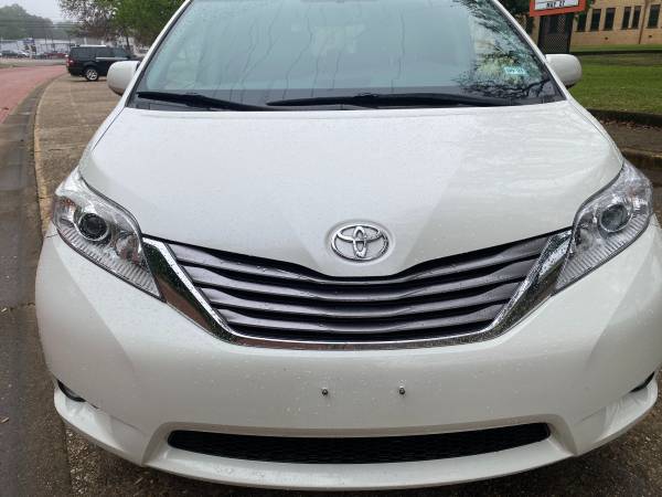 2017 Toyota Sienna XLE - - by dealer - vehicle for sale in Gladewater, TX – photo 7