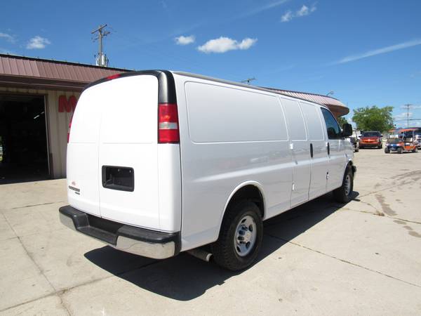 2015 Chevrolet Express Cargo 2500 for sale in Random Lake, WI – photo 4