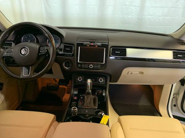 2014 Volkswagen Touareg 4dr TDI Sport w/Nav - - by for sale in Missoula, MT – photo 17