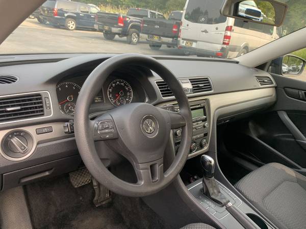 2013 VOLKSWAGEN PASSAT // Keyless Entry // CD/MP3 // Alloy Wheels -... for sale in Analomink, PA – photo 8