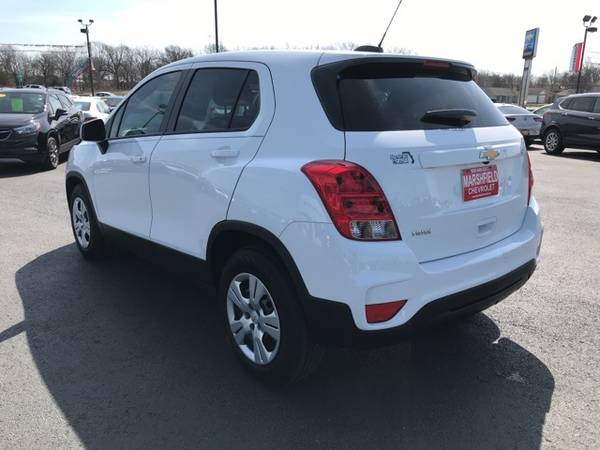 2018 Chevy Chevrolet Trax LS suv Summit White for sale in Marshfield, MO – photo 7