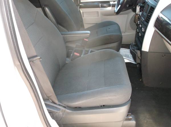 2010 Dodge Grand Caravan STX- DVD- Stow & Go Seats-7 Passanger-Loaded! for sale in Dudley, MA – photo 12