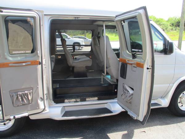 05 Ford Econoline E-350 10 Pass or work van 1 Owner Unbelievable for sale in Greenville, SC – photo 6