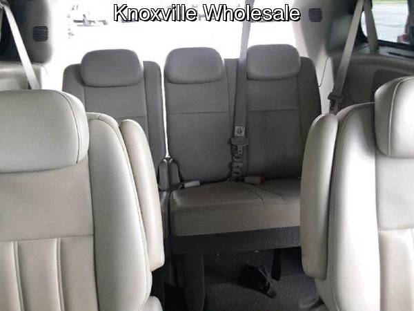 2009 Chrysler Town and Country Touring 4dr Mini Van for sale in Knoxville, TN – photo 9