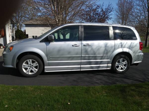Handicap Wheelchair Accessible 2012 Dodge Grand Caravan - cars & for sale in Andover, MN – photo 4