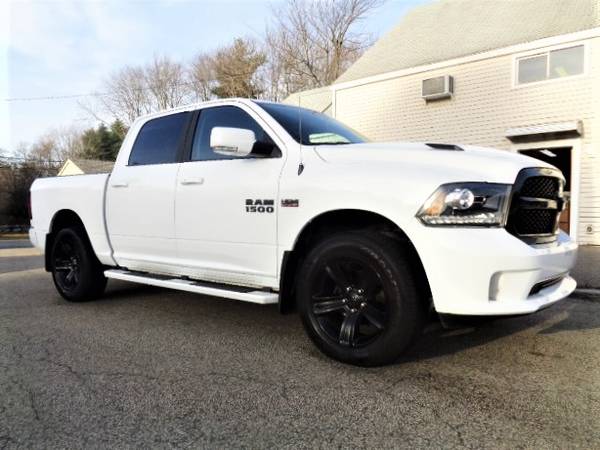 2018 Ram 1500 NIGHT Crew Cab 4x4 NAV Leather LOADED 1-Owner Clean for sale in Hampton Falls, MA – photo 2