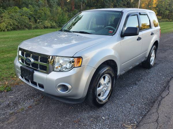 2011 Ford Escape xls SUV fwd 5spd manual 78,000 1 owner clean for sale in WEBSTER, NY – photo 2