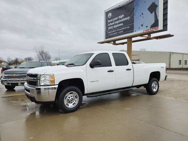 2013 CHEVY SILVERADO 2500HD CREW CAB LONG BED 4x4 - cars & trucks -... for sale in Decatur, IN – photo 9