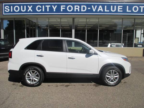2014 Kia Sorento LX FWD - cars & trucks - by dealer - vehicle... for sale in Sioux City, IA – photo 6
