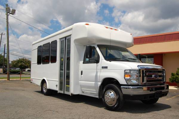 VERY NICE 2017 MODEL 15 PERSON MINI BUS....UNIT# 5634T for sale in Charlotte, NC – photo 2