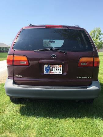 2000 Toyota Sienna LE! Cleanest for sale in Battle Ground, IN – photo 14