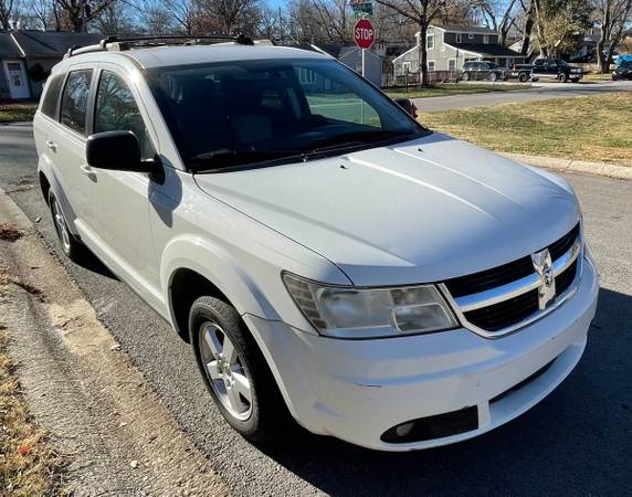 2009 Dodge Journey - cars & trucks - by owner - vehicle automotive... for sale in Kansas City, MO – photo 4