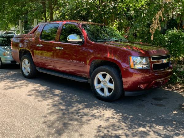 2009 Chevy Avalanche for sale in Other, FL