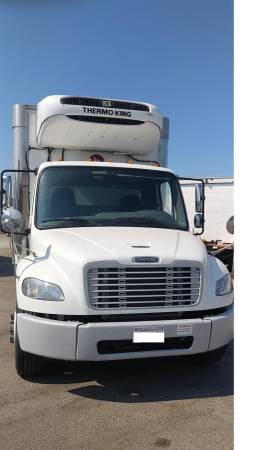 2018 Freightliner 20ft Reefer Freezer Truck Lift Cummins Thermoking... for sale in Los Angeles, CA – photo 3