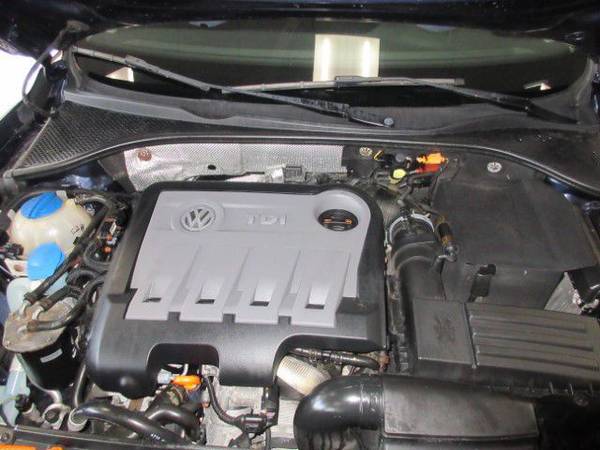 2012 Volkswagen Passat TDI SE - Try - - by dealer for sale in Farmington, IL – photo 9