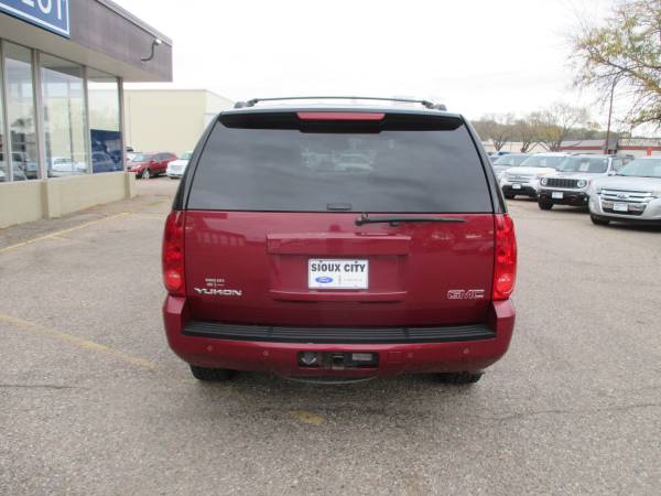 2007 GMC Yukon SLT 4WD - cars & trucks - by dealer - vehicle... for sale in Sioux City, IA – photo 4