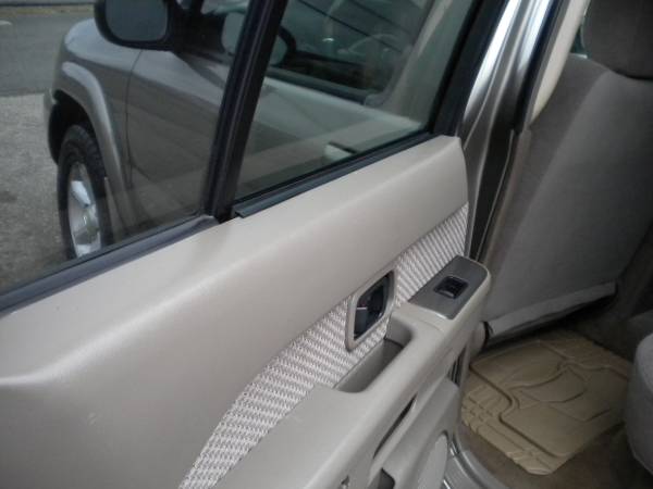 Nissan Pathfinder 4X4 Sunroof extra clean 1 Year Warranty for sale in hampstead, RI – photo 23
