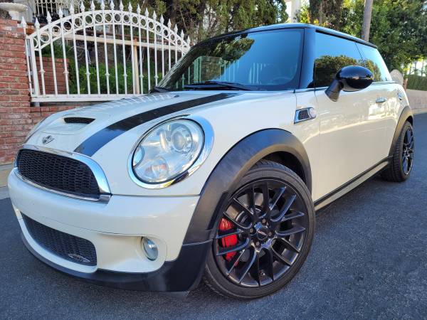 2009 Mini John Cooper Works JCW 211hp 6 Speed Manual White Gas Saver for sale in Los Angeles, CA – photo 2