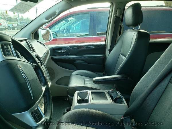 2015 *Chrysler* *Town & Country* *4dr Wagon Touring* - cars & trucks... for sale in Woodbridge, District Of Columbia – photo 9