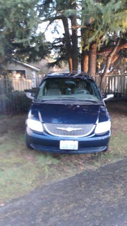 2001 Chrysler Town & Country EX for sale in Seattle, WA – photo 3