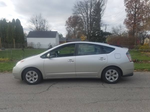 2005 toyota prius hybrd 81,433 miles very reliable runs great - cars... for sale in Columbus, OH – photo 2
