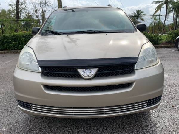 TOYOTA SIENNA LE - cars & trucks - by owner - vehicle automotive sale for sale in Sunrise, FL – photo 2