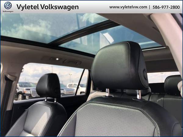 2018 Volkswagen Tiguan SUV 2 0T SE WITH MOONROOF - Volkswagen - cars for sale in Sterling Heights, MI – photo 21