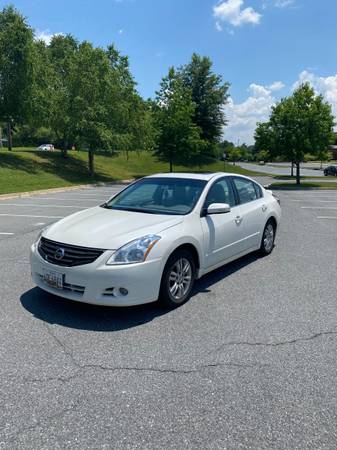 2010 Nissan Altima 2.5 - cars & trucks - by owner - vehicle... for sale in Germantown, District Of Columbia – photo 3