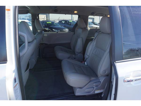 2015 Toyota Sienna 5dr 7-Pass Van XLE AAS FWD - - by for sale in Knoxville, TN – photo 13