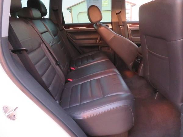 2009 VW Touareg 2, TDI Diesel... 102,000 Miles... 4WD, Factory... for sale in Waterloo, IA – photo 6