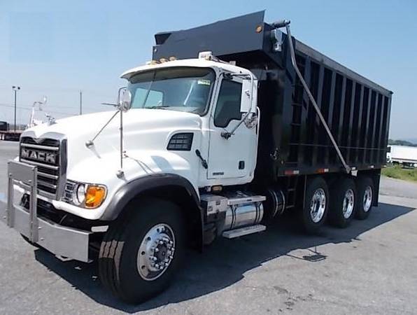 PRE EMISSIONS TRI AXLE DUMP TRUCK for sale in NEW YORK, NY – photo 2