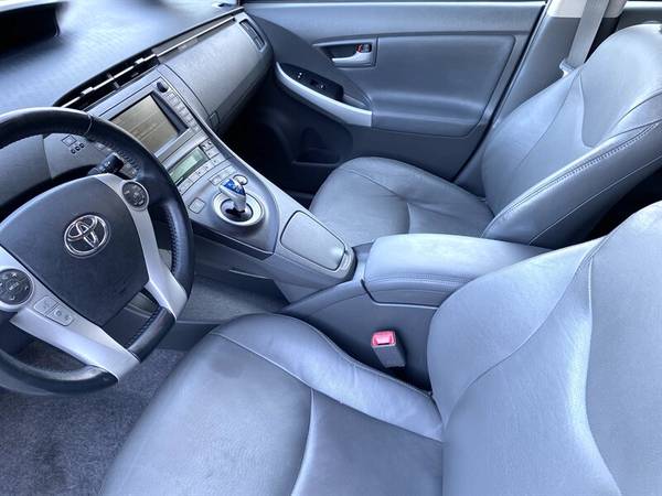 2010 Toyota Prius IV - cars & trucks - by dealer - vehicle... for sale in San Diego, CA – photo 12