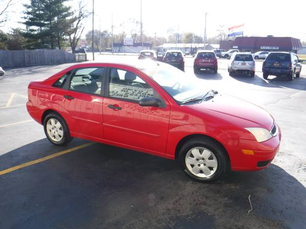 2006 ford focus 700$ down free tv - cars & trucks - by dealer -... for sale in Loves Park, IL – photo 5