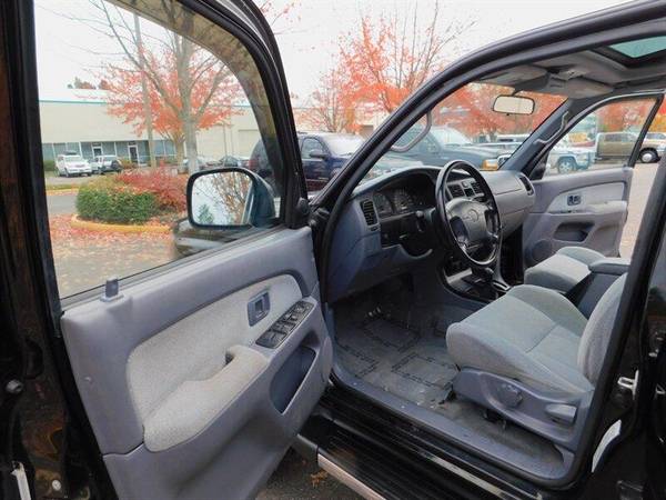 2000 Toyota 4Runner SR5 4X4 / 3.4L V6 / Sunroof / LIFTED/ 101,000... for sale in Portland, OR – photo 11