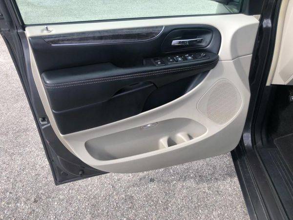 2015 Chrysler Town AMP; Country Touring - HOME OF THE 6 MNTH WARRANTY! for sale in Punta Gorda, FL – photo 17