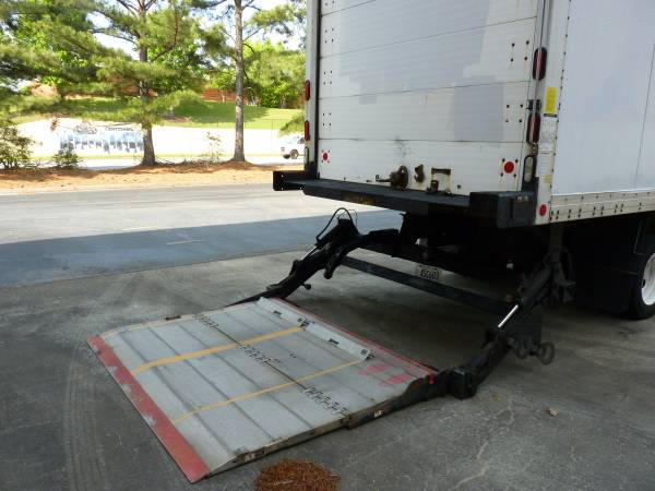 2010 HINO Toyota 185 Box Truck Turbo Diesel Liftgate LOW MILES for sale in Roswell, GA – photo 11