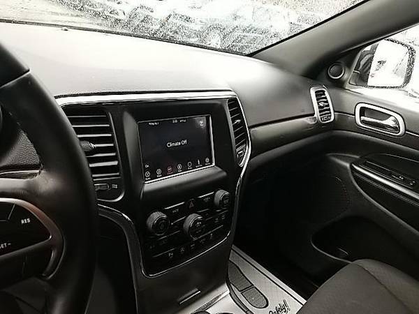 2018 Jeep Grand Cherokee Laredo 4x4 Ltd Avail - - by for sale in Yorkville, NY – photo 16