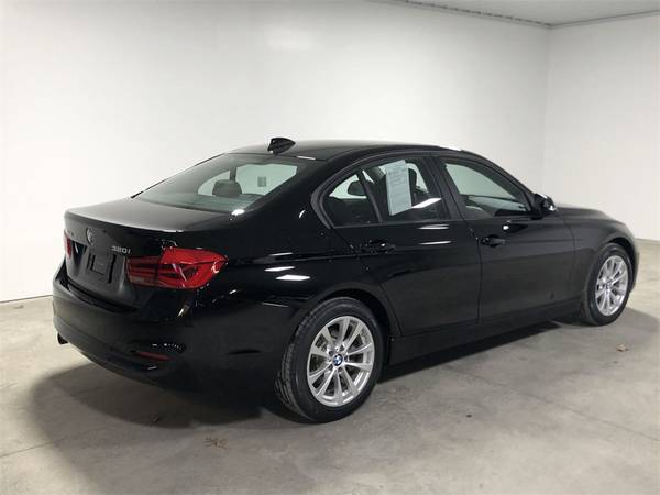 2017 BMW 3 Series 320i xDrive - - by dealer - vehicle for sale in Buffalo, NY – photo 8